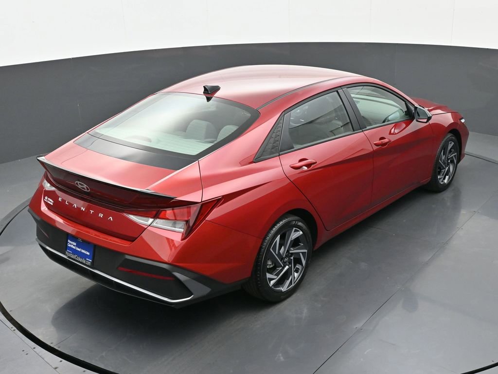 Certified 2025 Hyundai Elantra Sport image 31