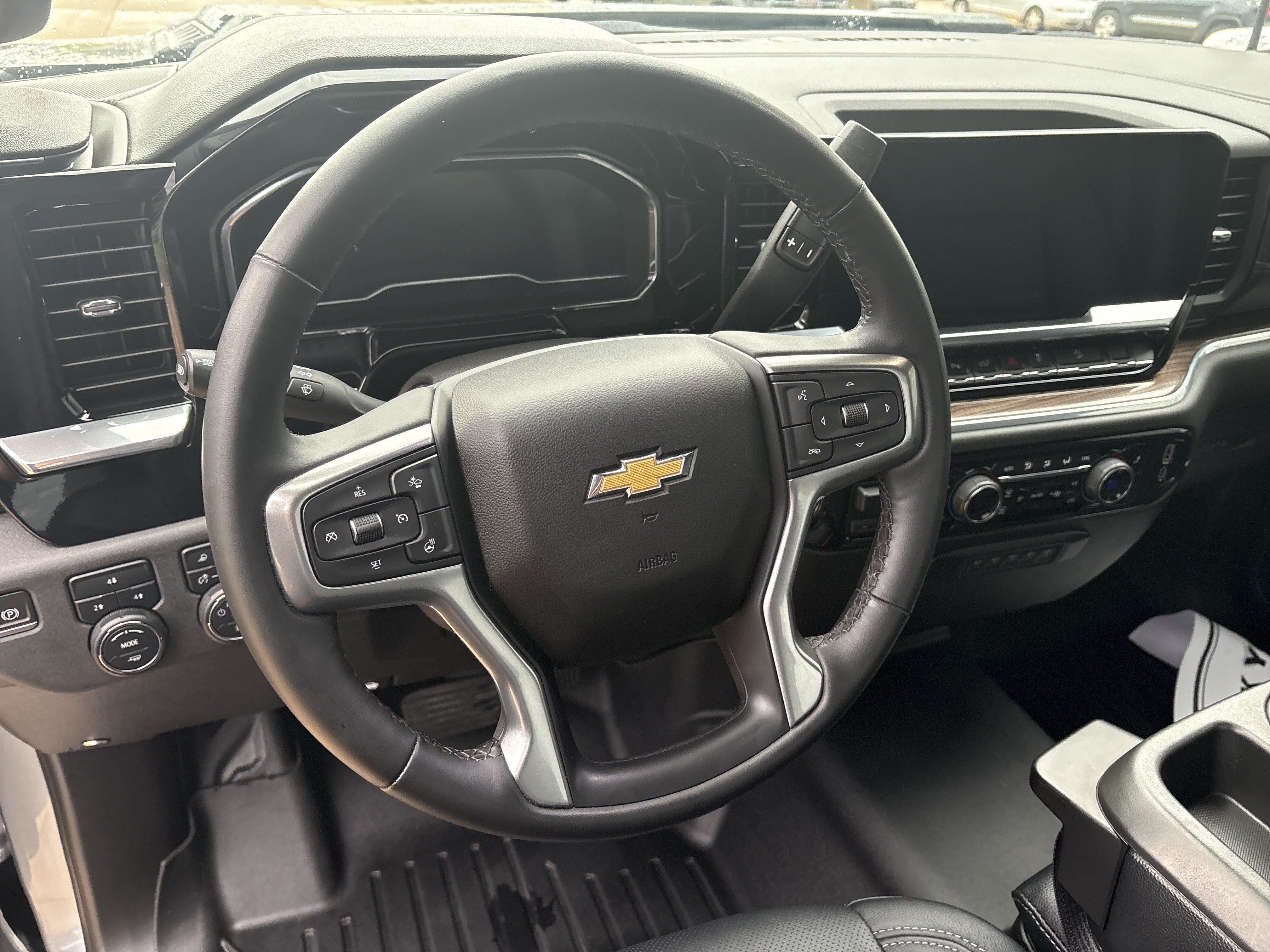 Used 2024 Chevrolet Silverado 2500 LT w/ Convenience Package AWD/4WD image 14
