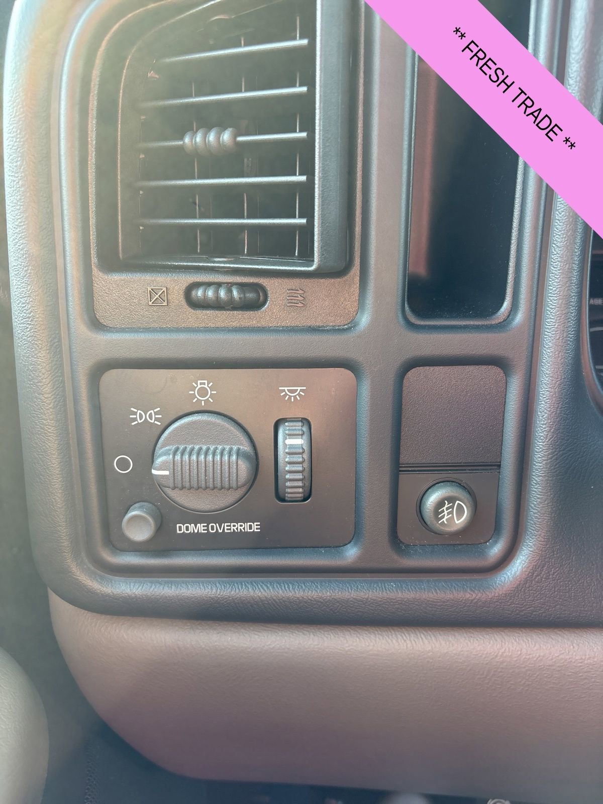 Used 2002 Chevrolet Tahoe LS image 9