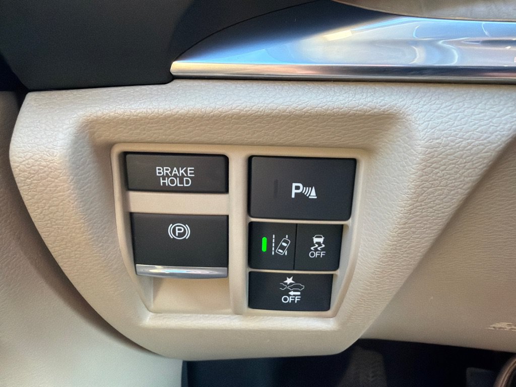Used 2020 Acura MDX w/ Technology Package AWD/4WD image 28