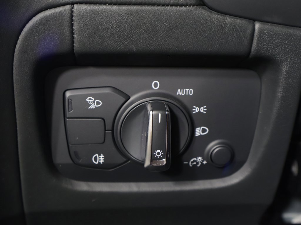 Used 2018 Audi R8 V10 w/ Carbon Exterior Package image 36