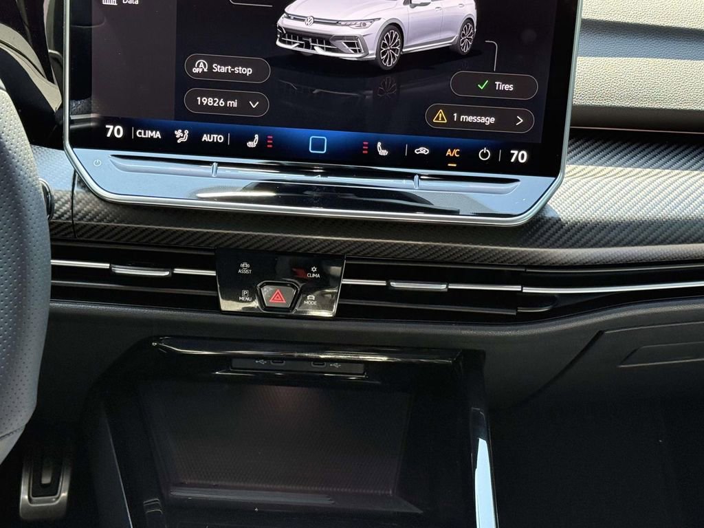 Used 2025 Volkswagen Golf R Black Edition image 19