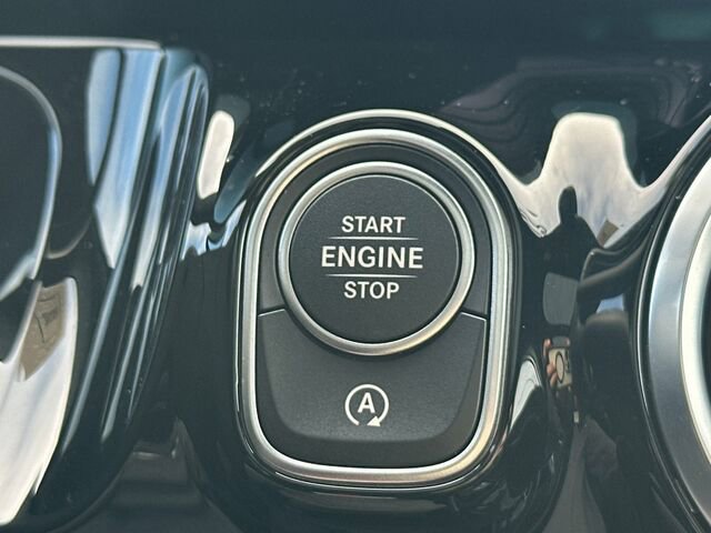 Used 2025 Mercedes-Benz GLA 250 4MATIC image 28