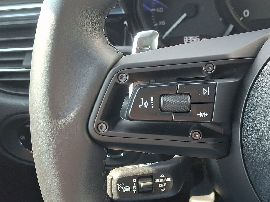 Certified 2025 Porsche Macan image 23