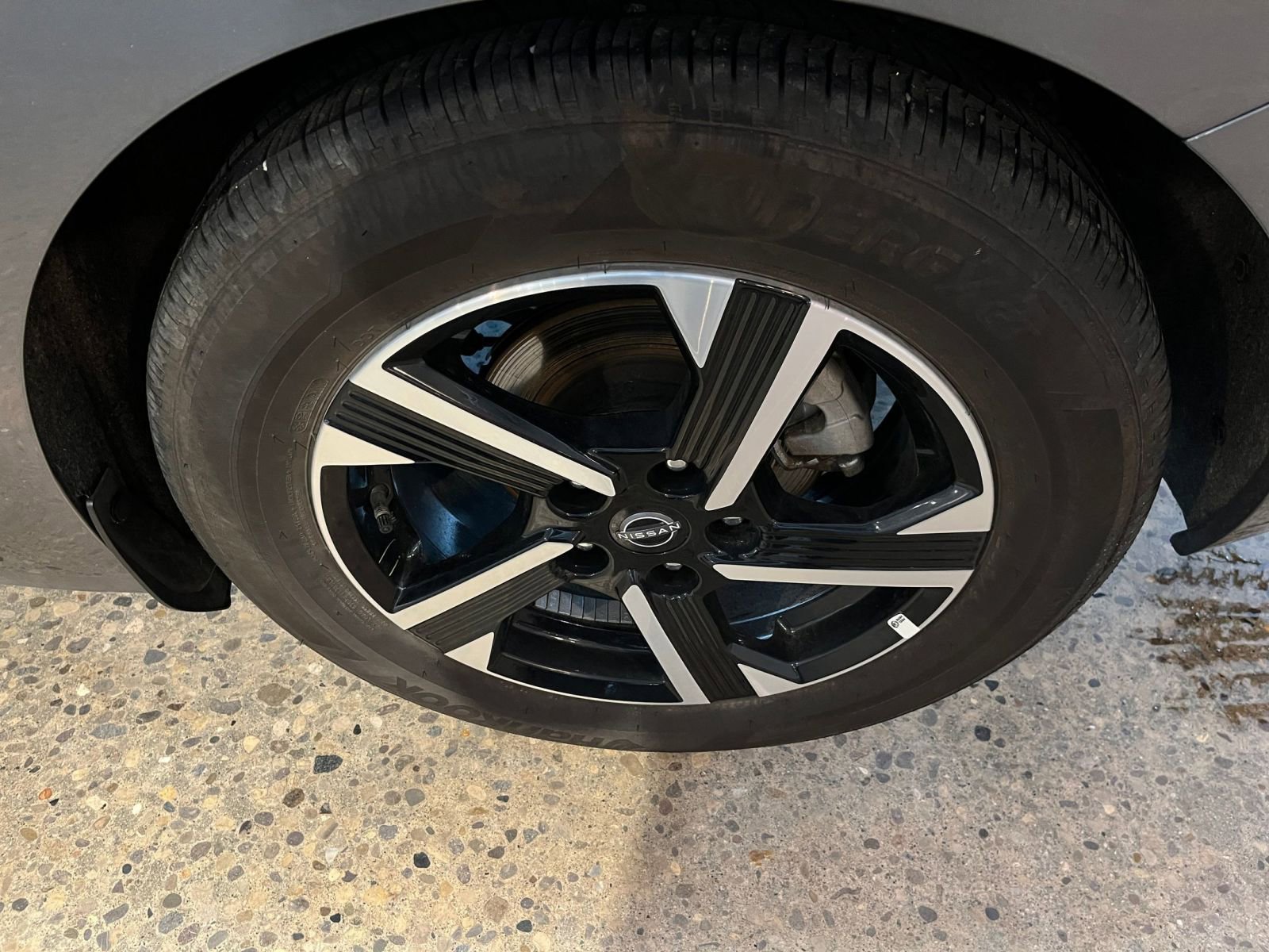 Used 2025 Nissan Sentra SV image 29