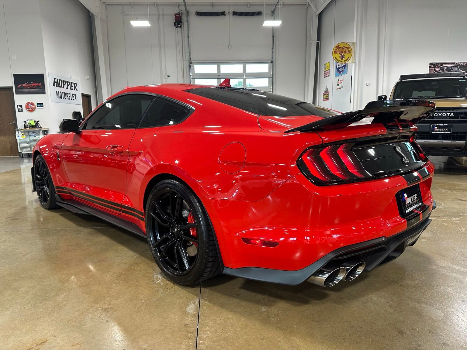Used 2021 Ford Mustang Shelby GT500 w/ Technology Package RWD image 4