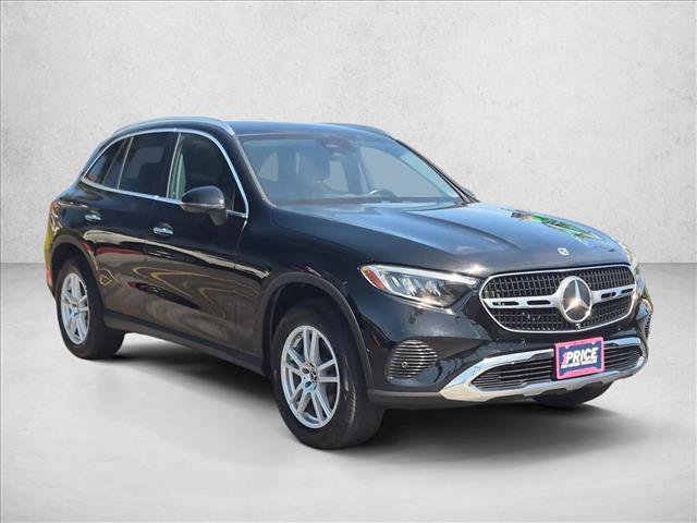 Used 2023 Mercedes-Benz GLC 300 4MATIC image 3