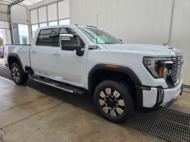 New 2026 GMC Sierra 3500 Denali w/ Denali Reserve Package image 7