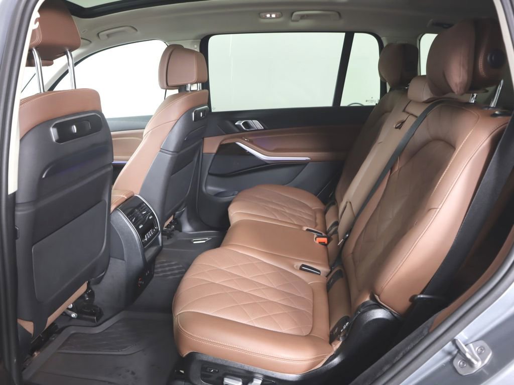 Used 2024 BMW X7 xDrive40i w/ Climate Comfort Package image 26