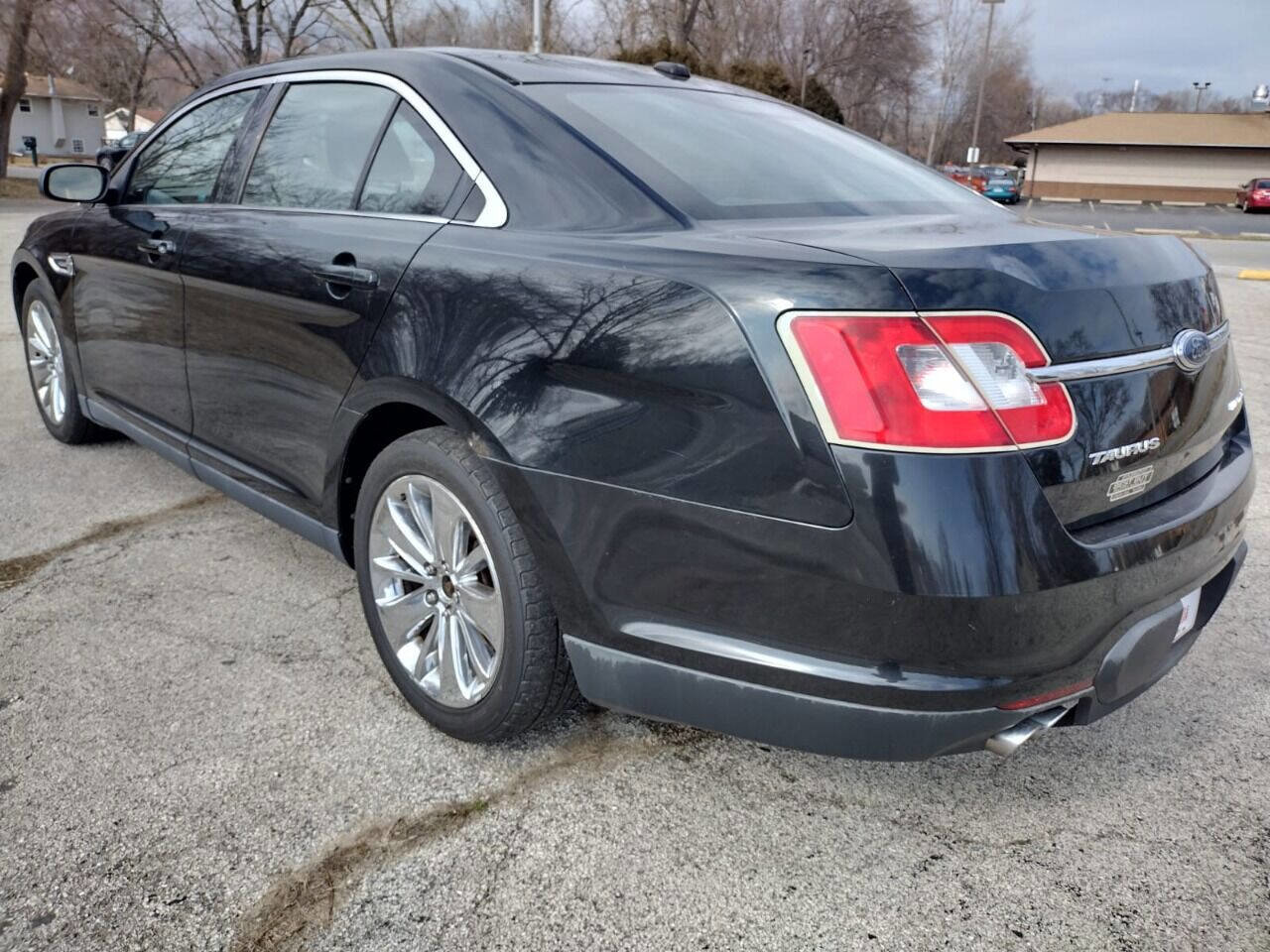 Used 2010 Ford Taurus Limited image 5