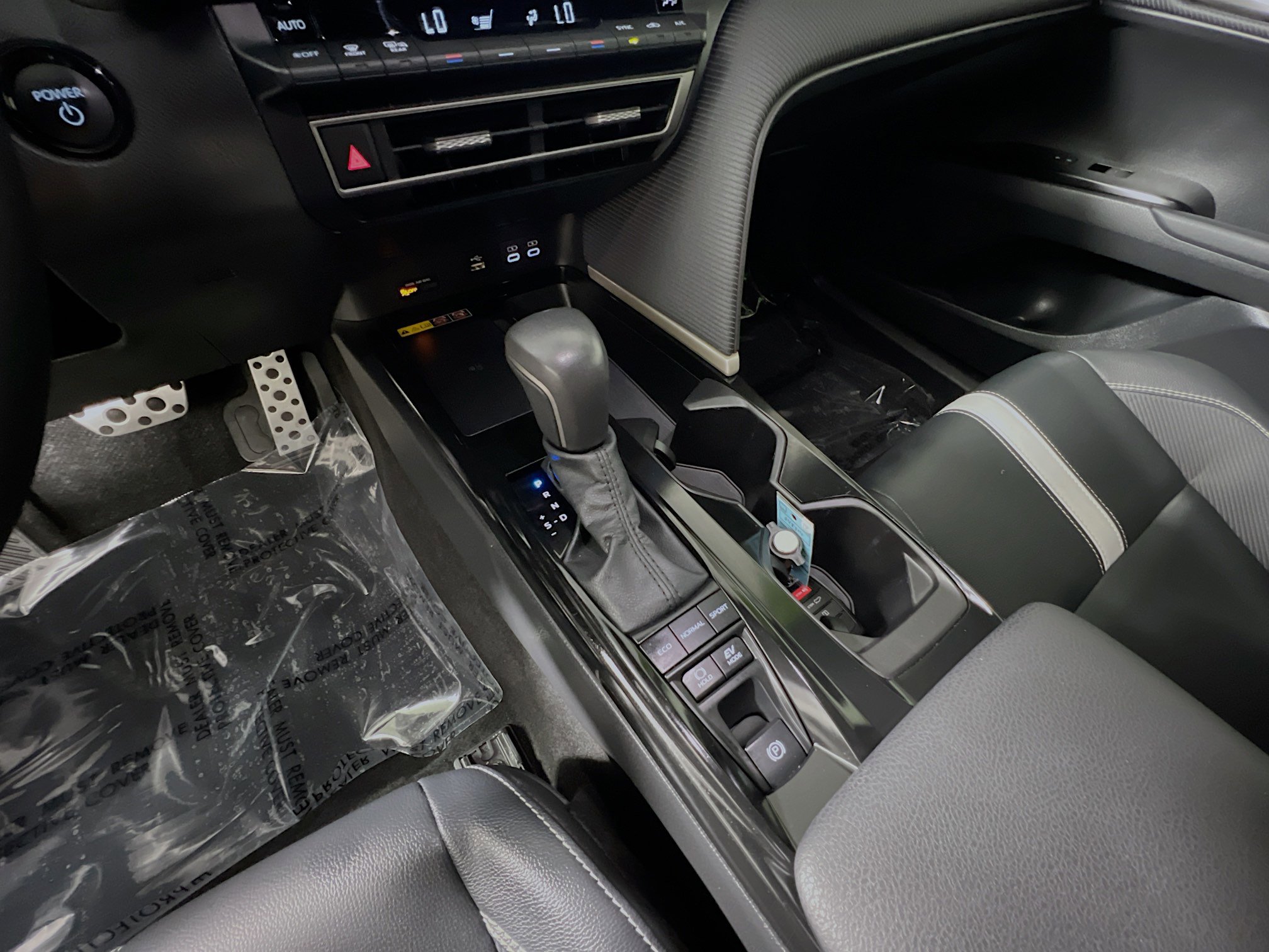 Used 2025 Toyota Camry SE w/ Multimedia Upgrade Package FWD image 25
