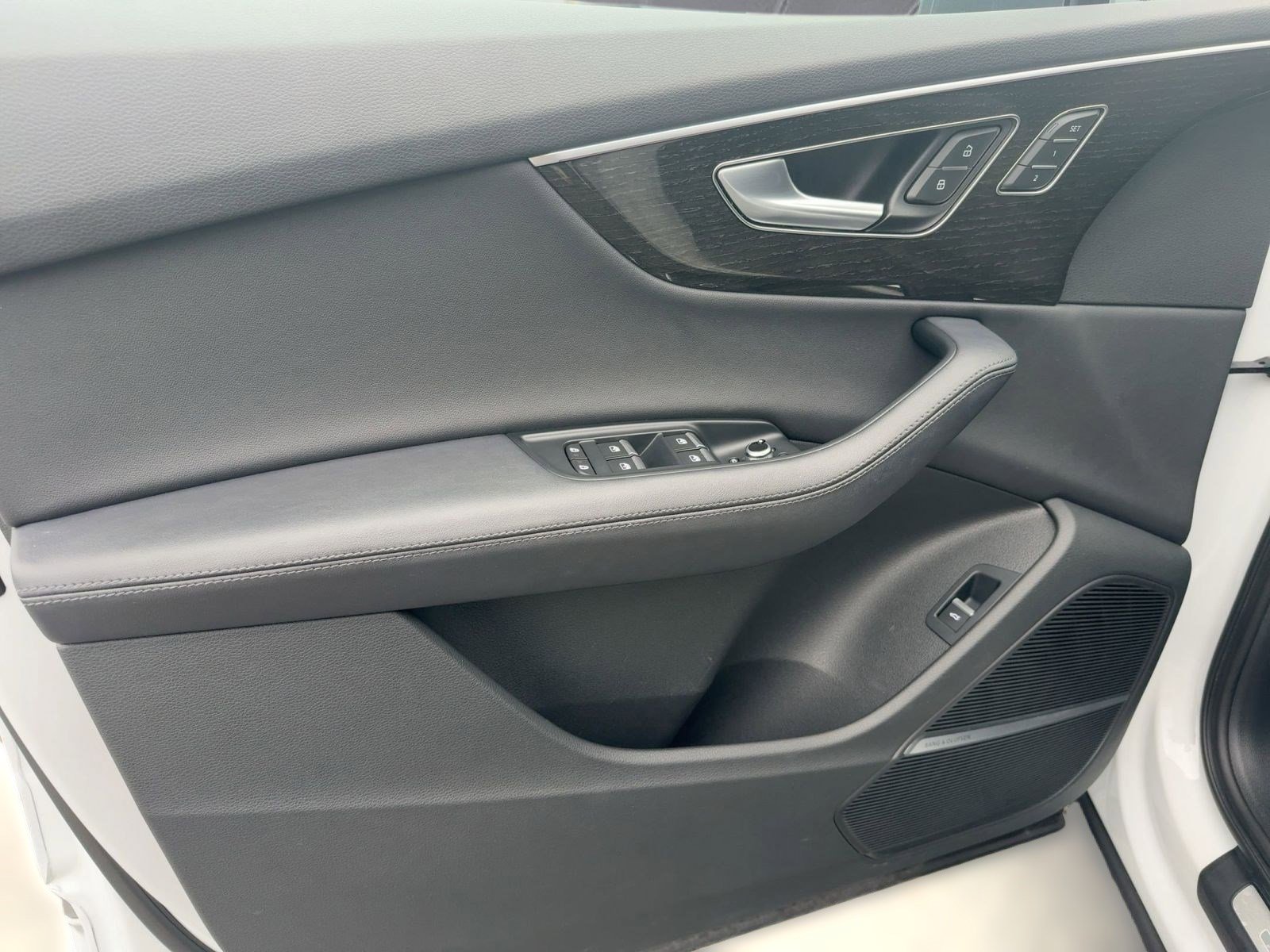 Used 2024 Audi Q7 3.0T Premium Plus image 12