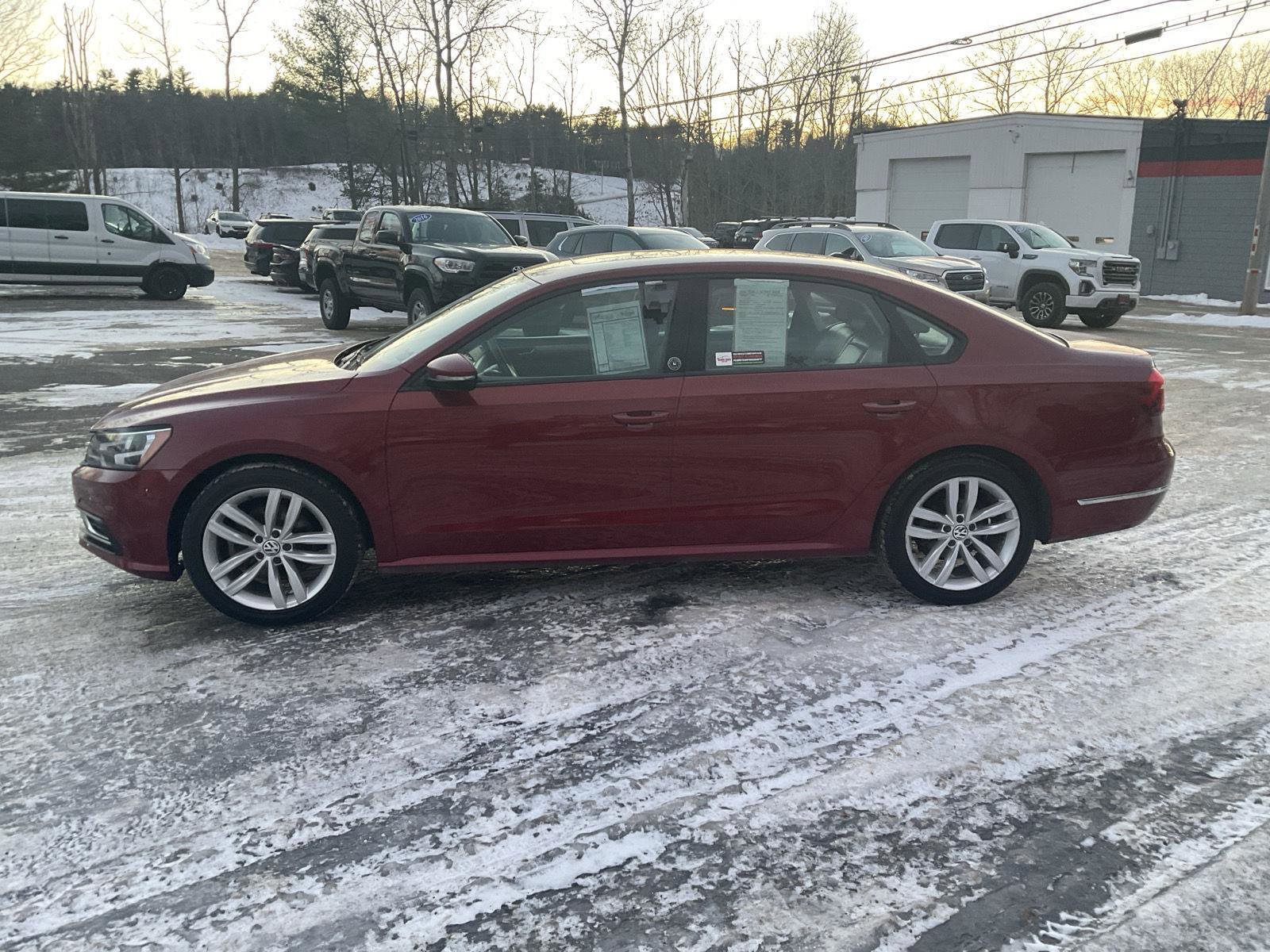 Used 2019 Volkswagen Passat 2.0T Wolfsburg w/ Wheels & Sunroof Package image 2