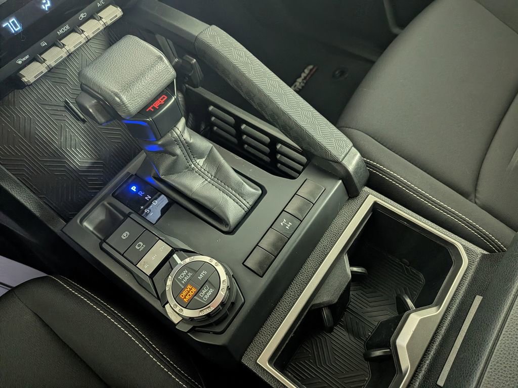 Used 2024 Toyota Tacoma TRD Off-Road image 26