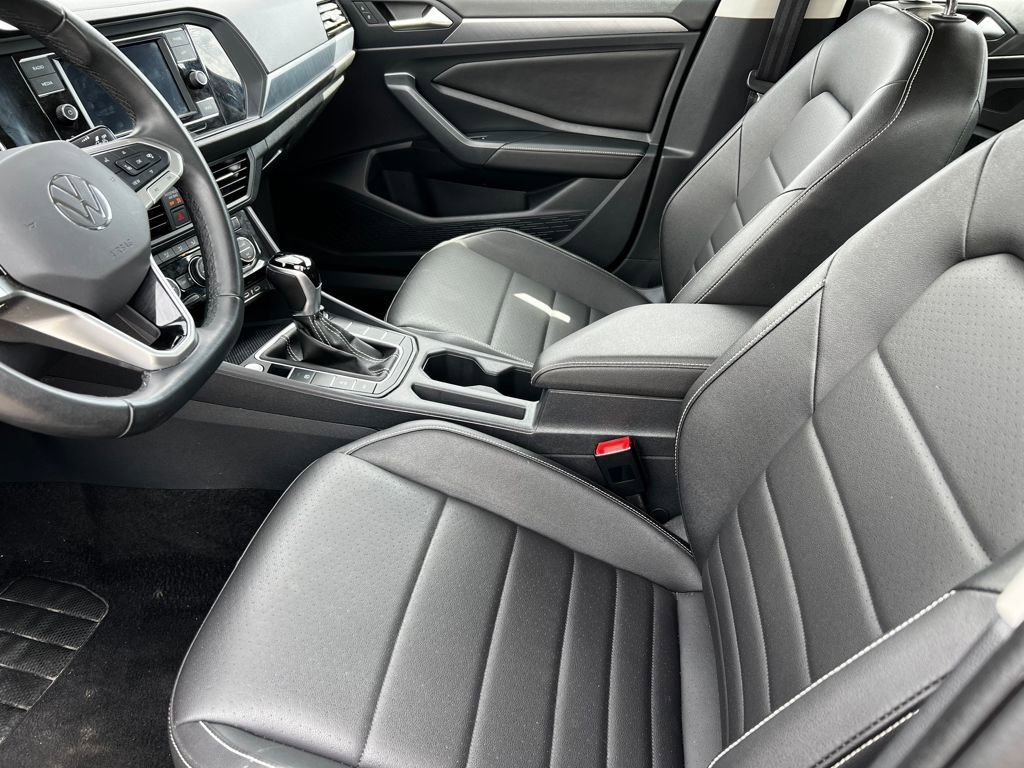 Used 2024 Volkswagen Jetta SE image 9