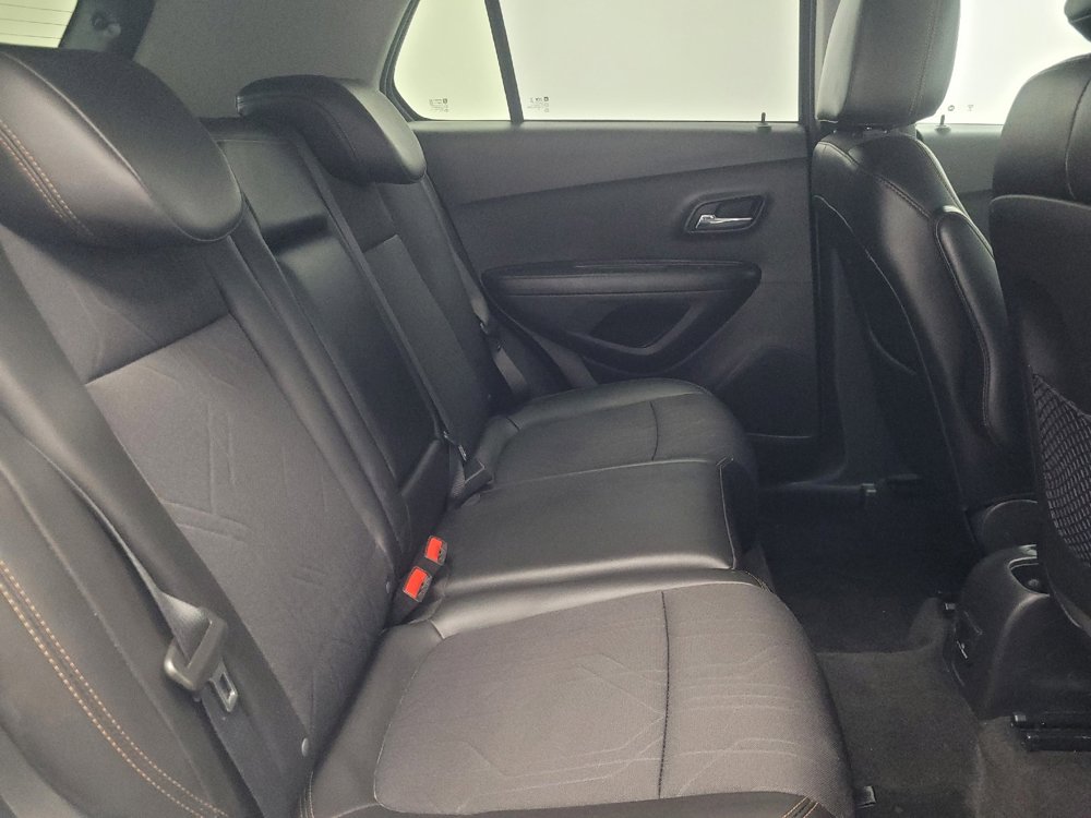 Used 2020 Chevrolet Trax LT w/ LT Convenience Package image 19