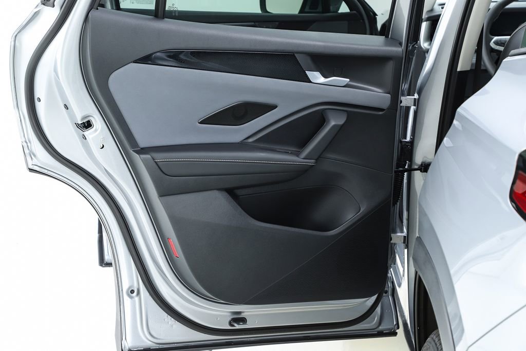 New 2026 Volkswagen Tiguan SE image 17