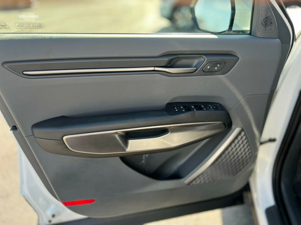 Used 2024 Kia EV9 Wind AWD/4WD image 11