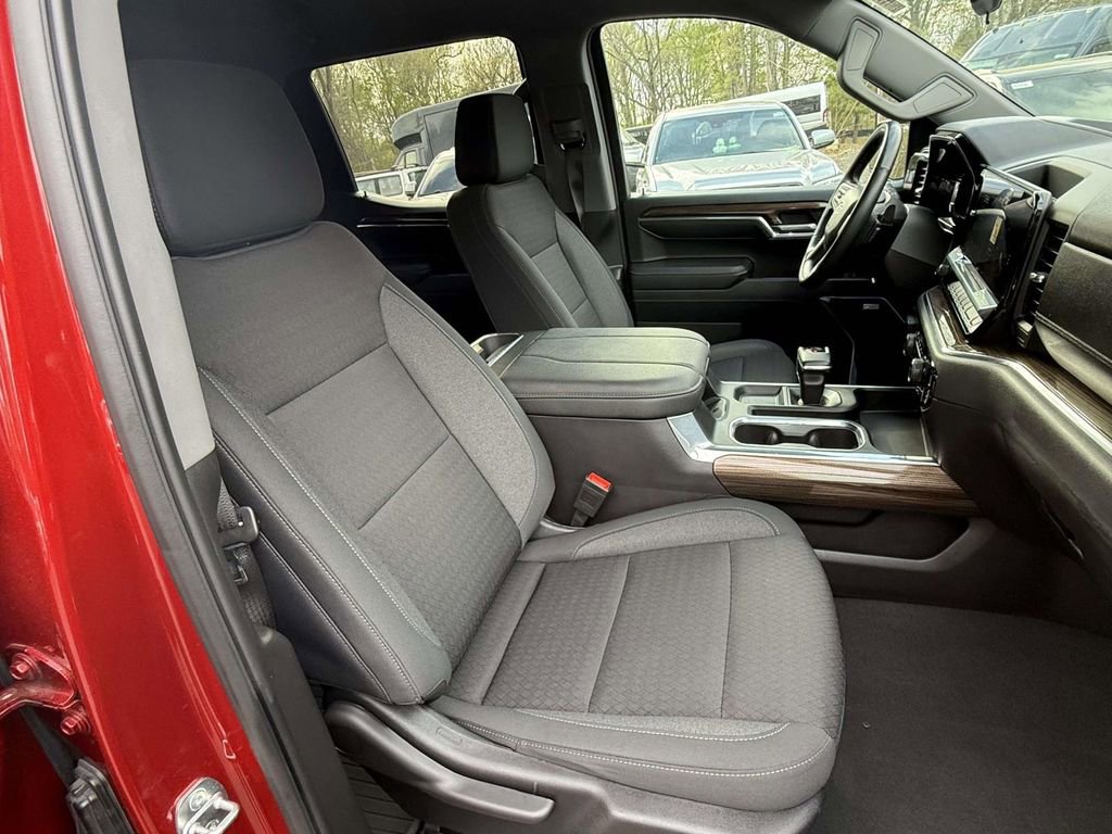 Used 2024 Chevrolet Silverado 1500 LT Trail Boss w/ Convenience Package II image 9