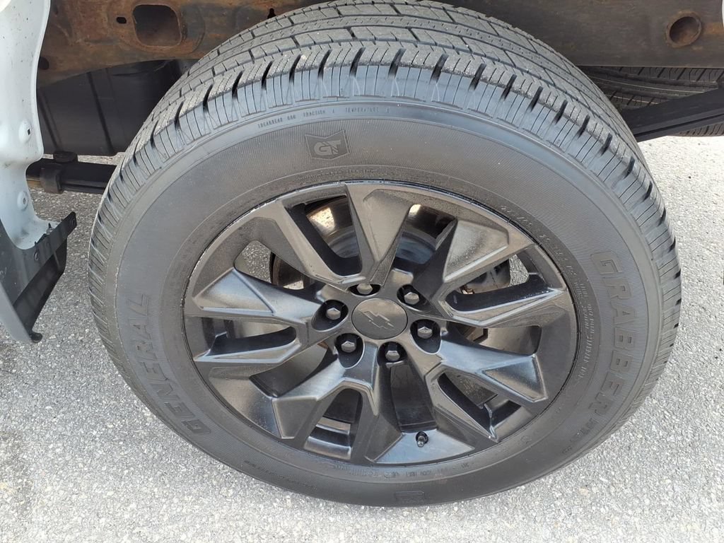 Certified 2022 Chevrolet Silverado 1500 Custom AWD/4WD image 9