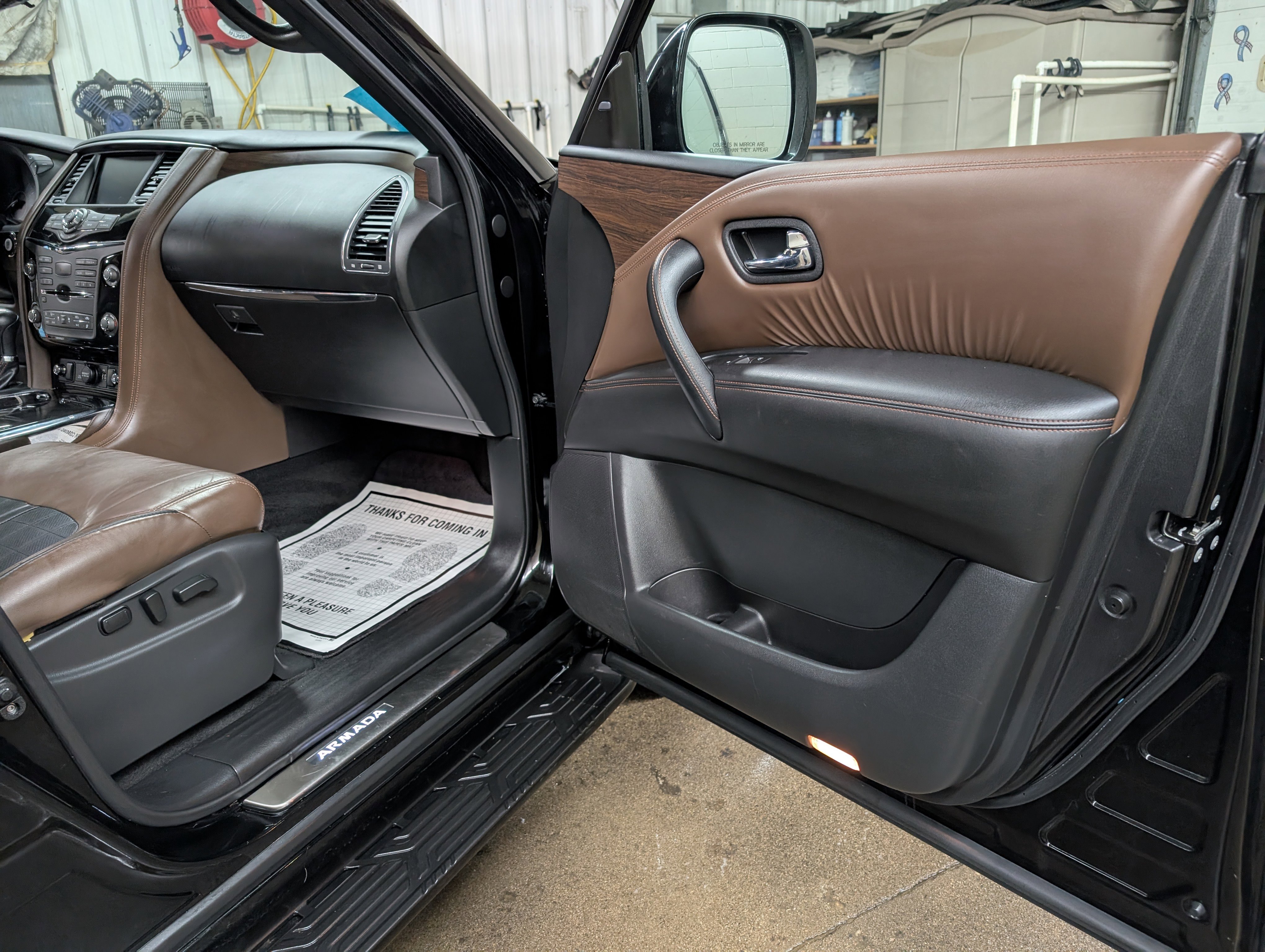 Used 2020 Nissan Armada Platinum image 5