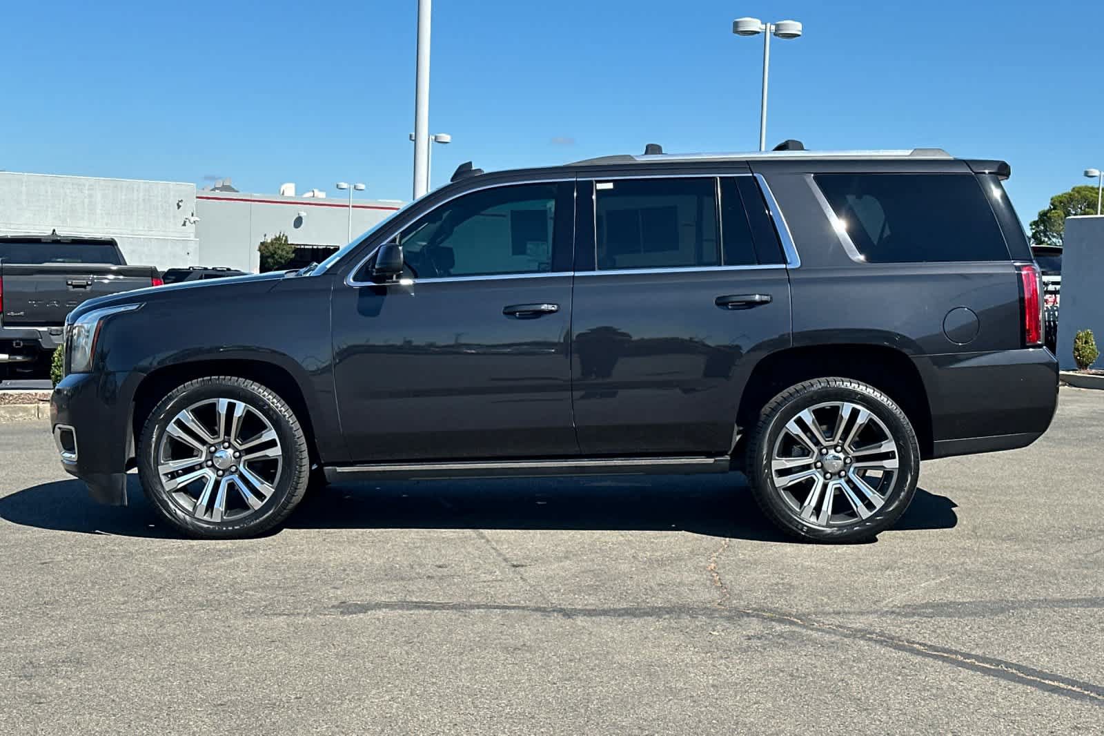 Used 2020 GMC Yukon Denali w/ Denali Premium Package AWD/4WD image 9