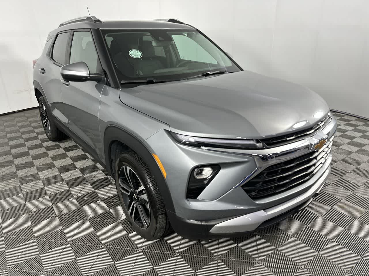 Used 2024 Chevrolet TrailBlazer LT w/ Convenience Package AWD/4WD image 12