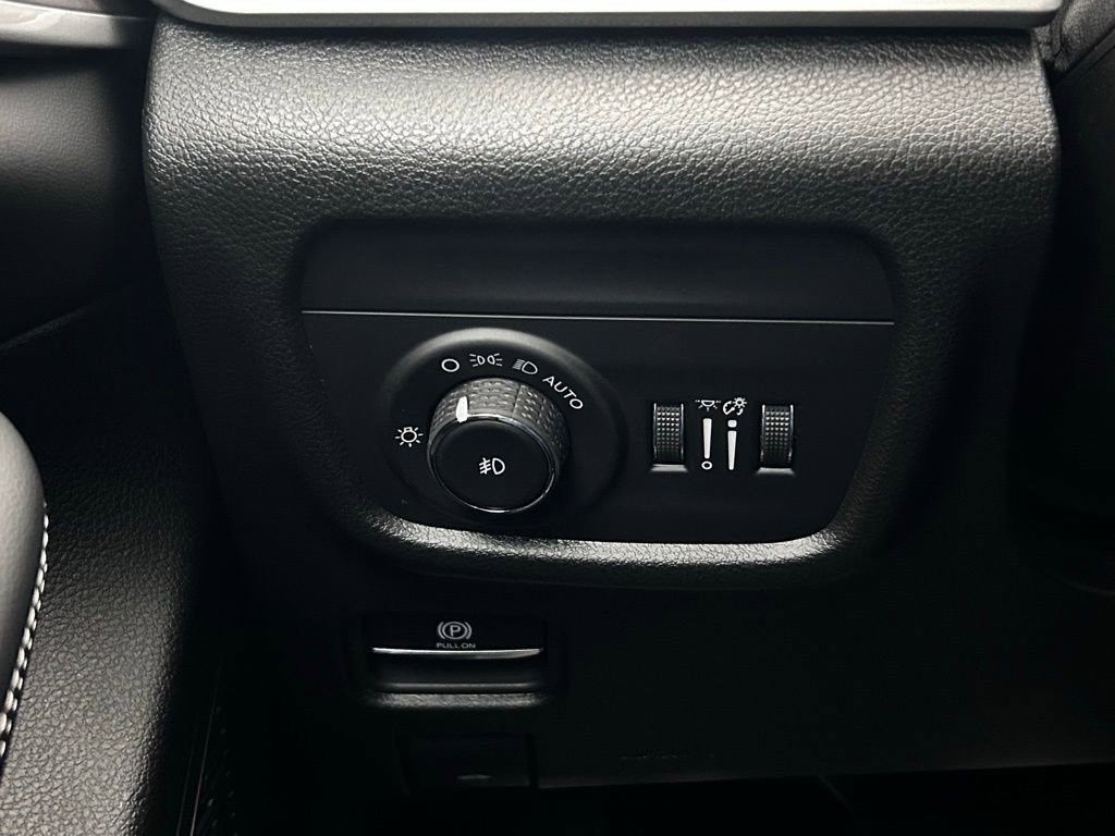 New 2025 Jeep Grand Cherokee L Limited image 21