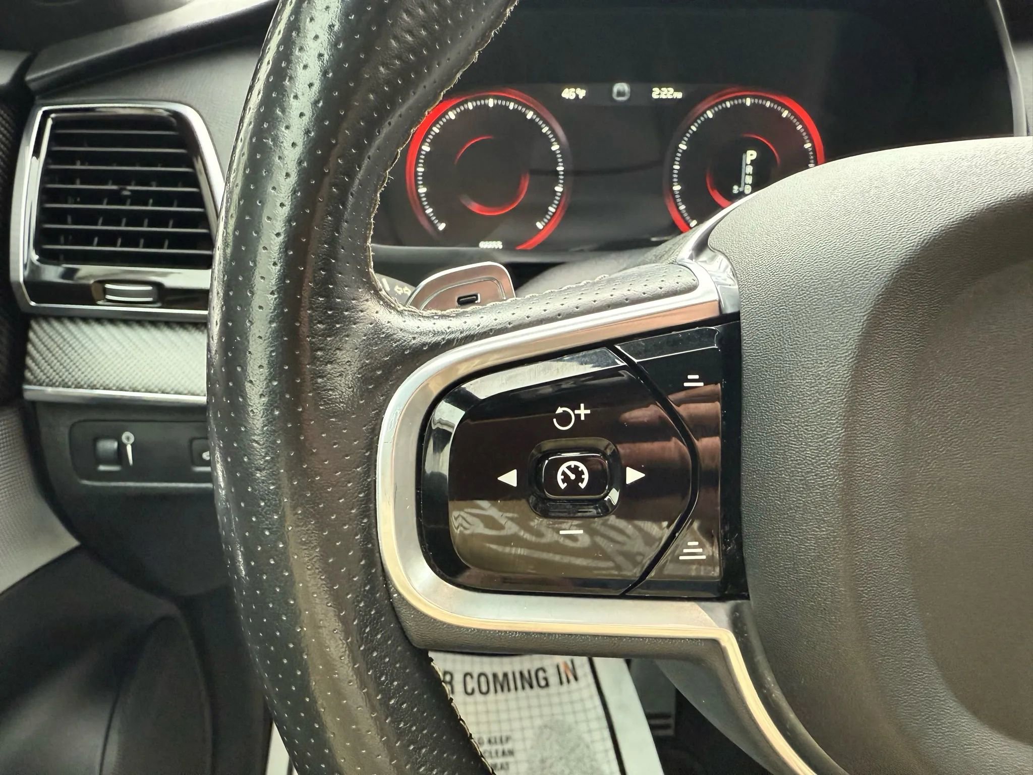 Used 2017 Volvo XC90 T6 R-Design w/ Vision Package image 21