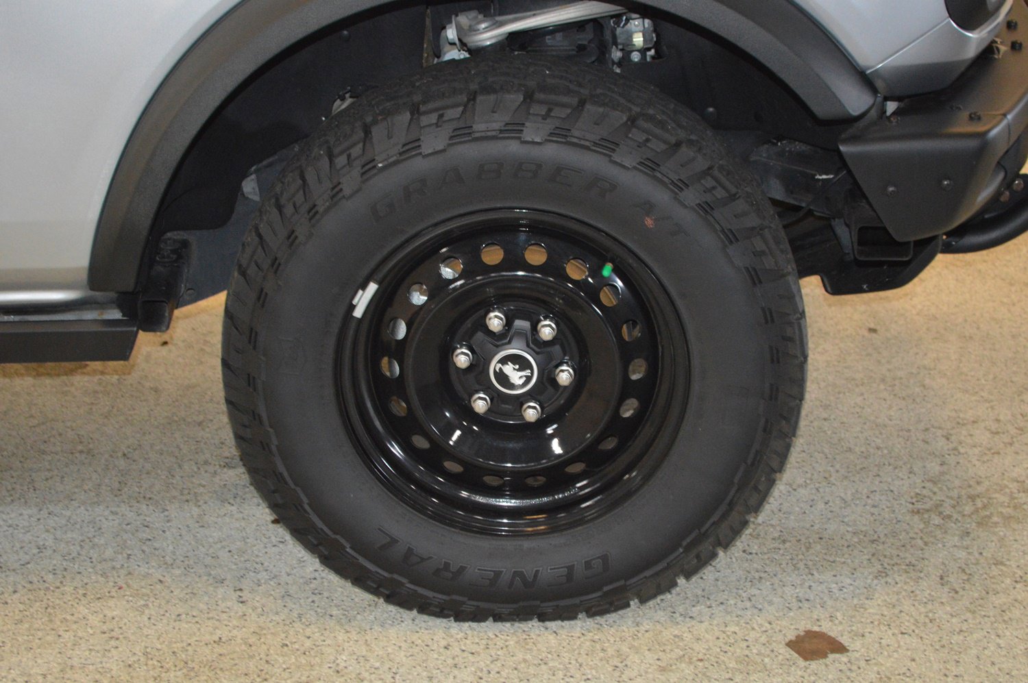 Used 2021 Ford Bronco Black Diamond image 9