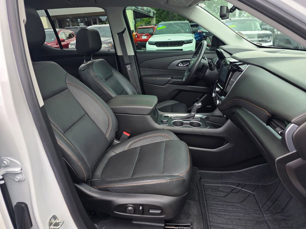 Used 2019 Chevrolet Traverse Premier w/ LPO, Blackout Package AWD/4WD image 28