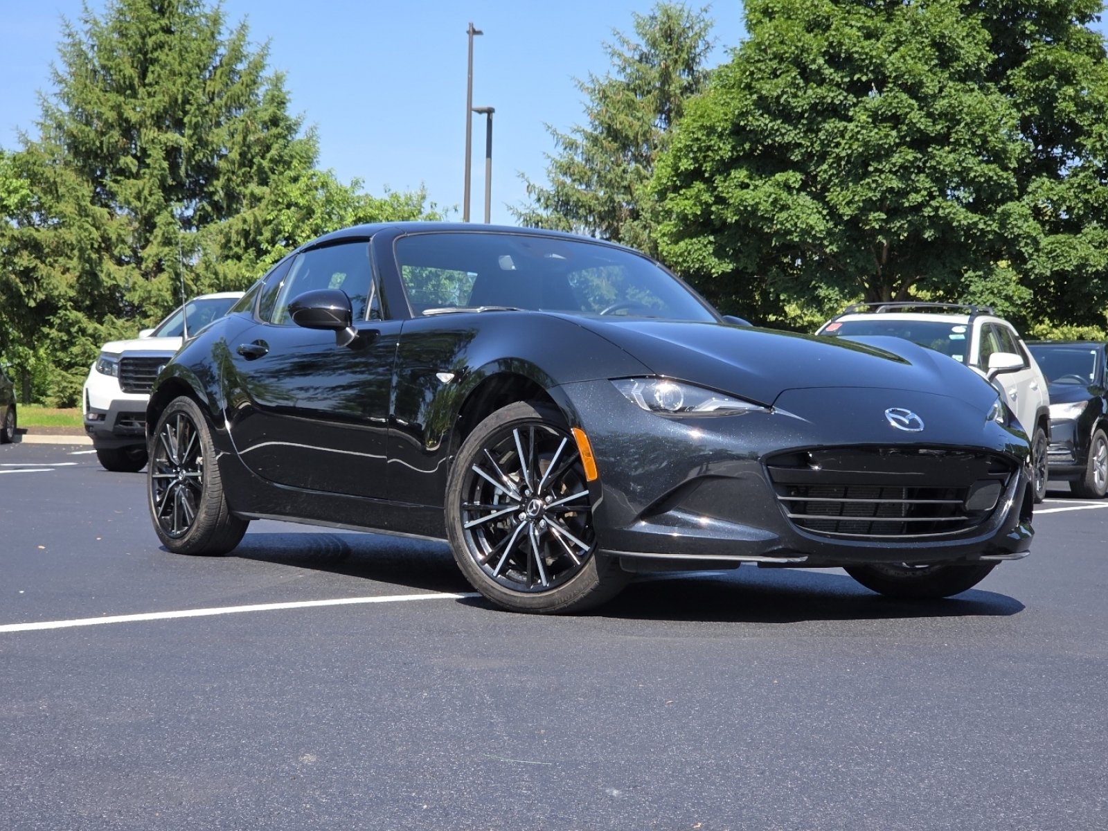 Used 2025 MAZDA MX-5 Miata RF Grand Touring RWD image 2