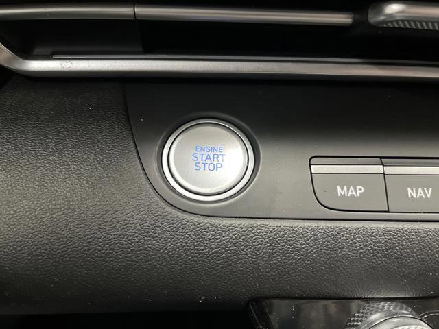 Used 2021 Hyundai Elantra Limited image 22