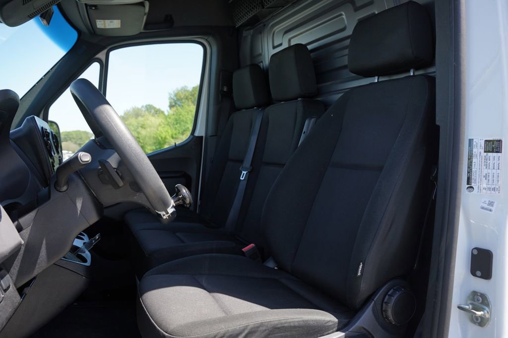 Used 2024 Mercedes-Benz Sprinter 2500 image 25