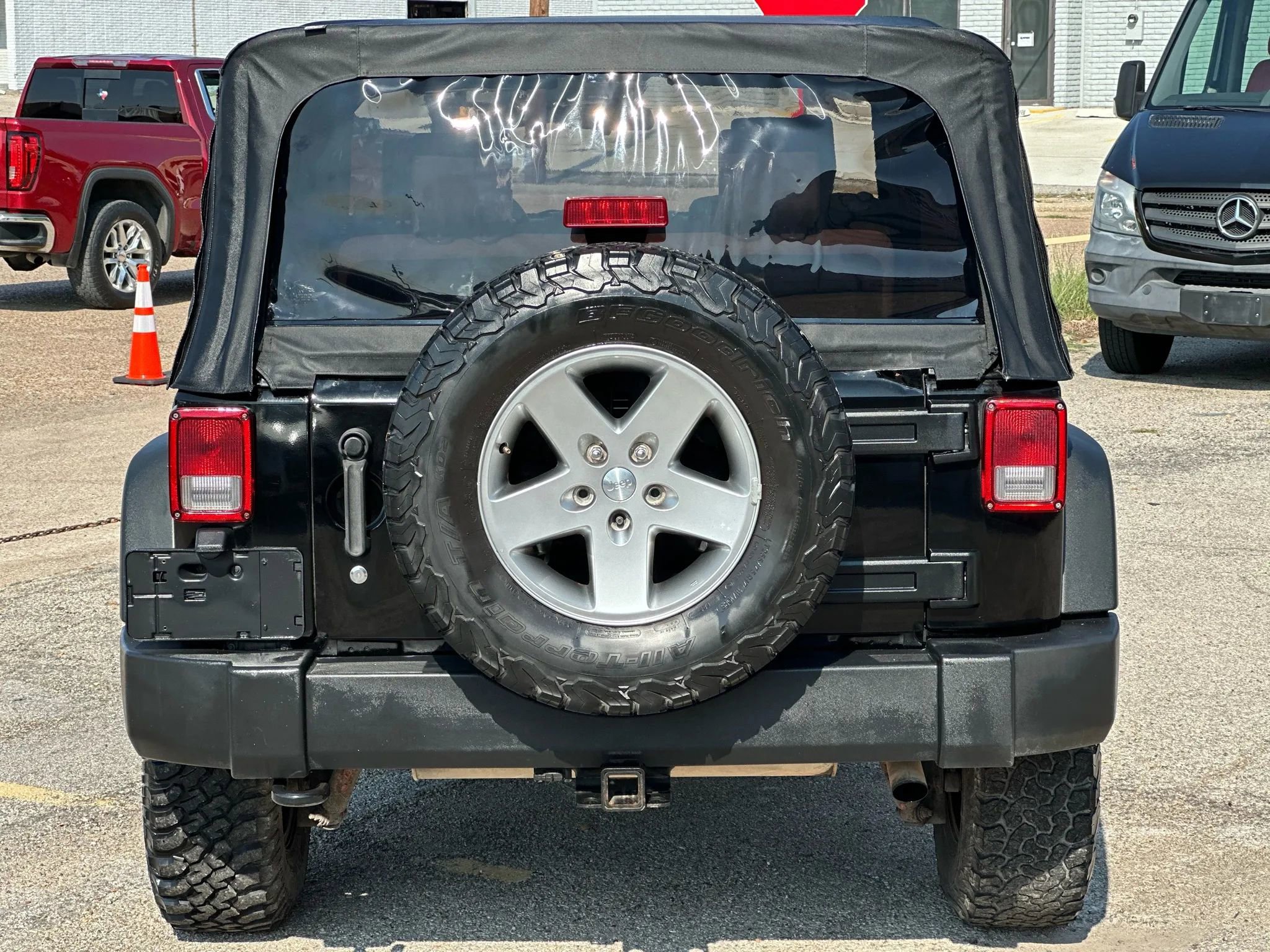 Used 2010 Jeep Wrangler Rubicon w/ Dual Top Group image 5