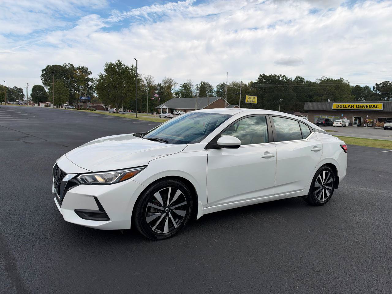 Used 2021 Nissan Sentra SV w/ SV Premium Package FWD image 4