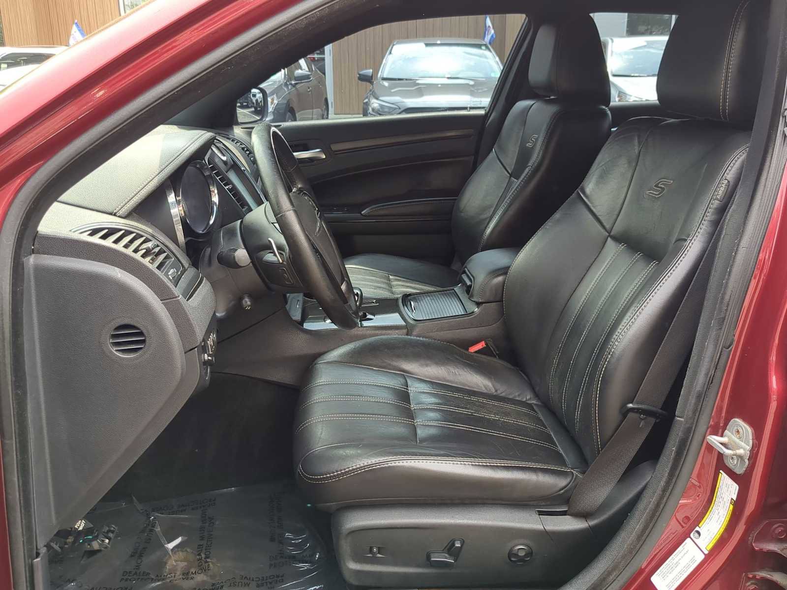 Used 2014 Chrysler 300 S w/ Luxury Group image 17