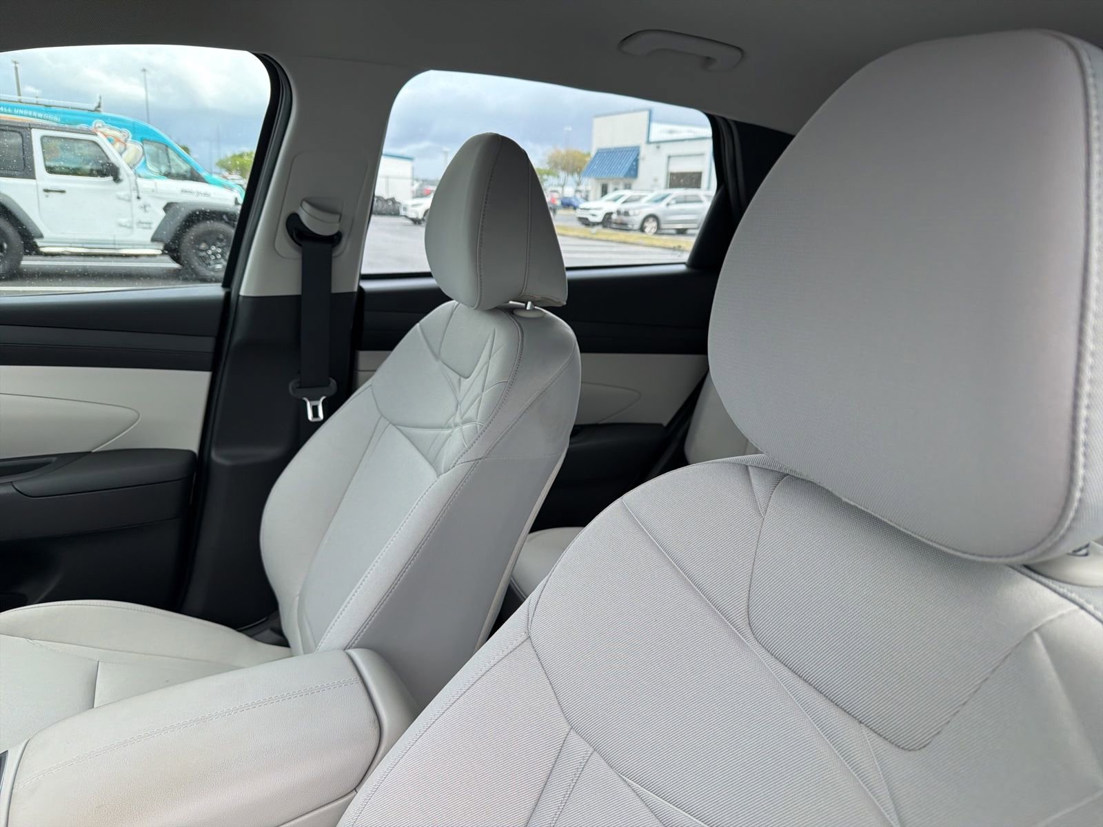 Used 2025 Hyundai Tucson SE image 18