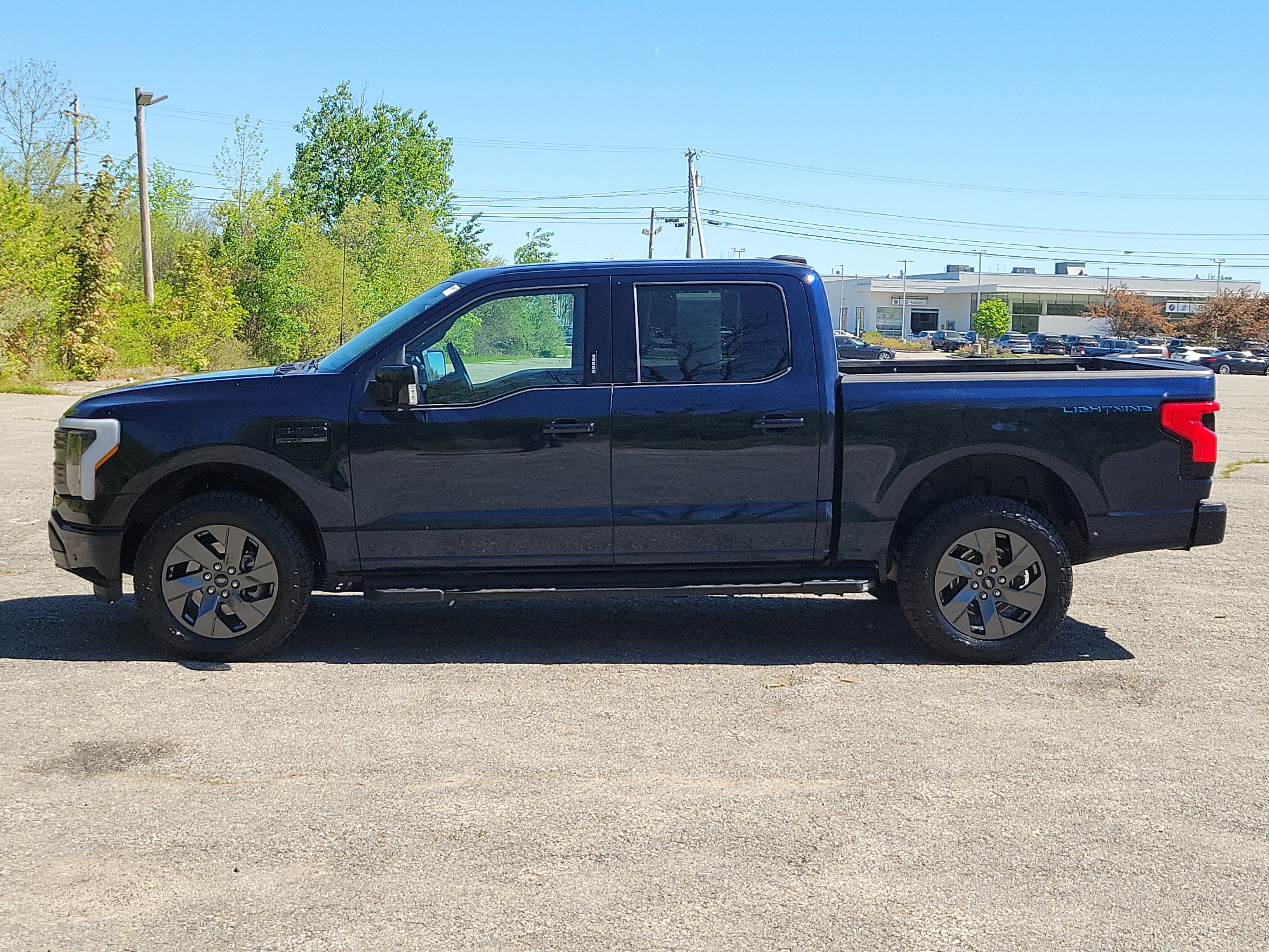 Used 2023 Ford F150 Lightning Lariat AWD/4WD image 8