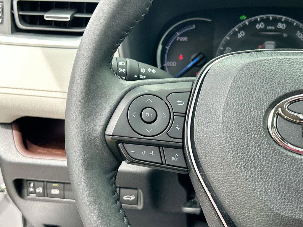 Used 2022 Toyota RAV4 Limited image 33