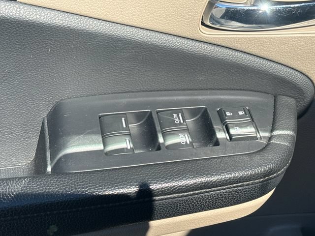 Used 2019 Honda Pilot Touring image 11