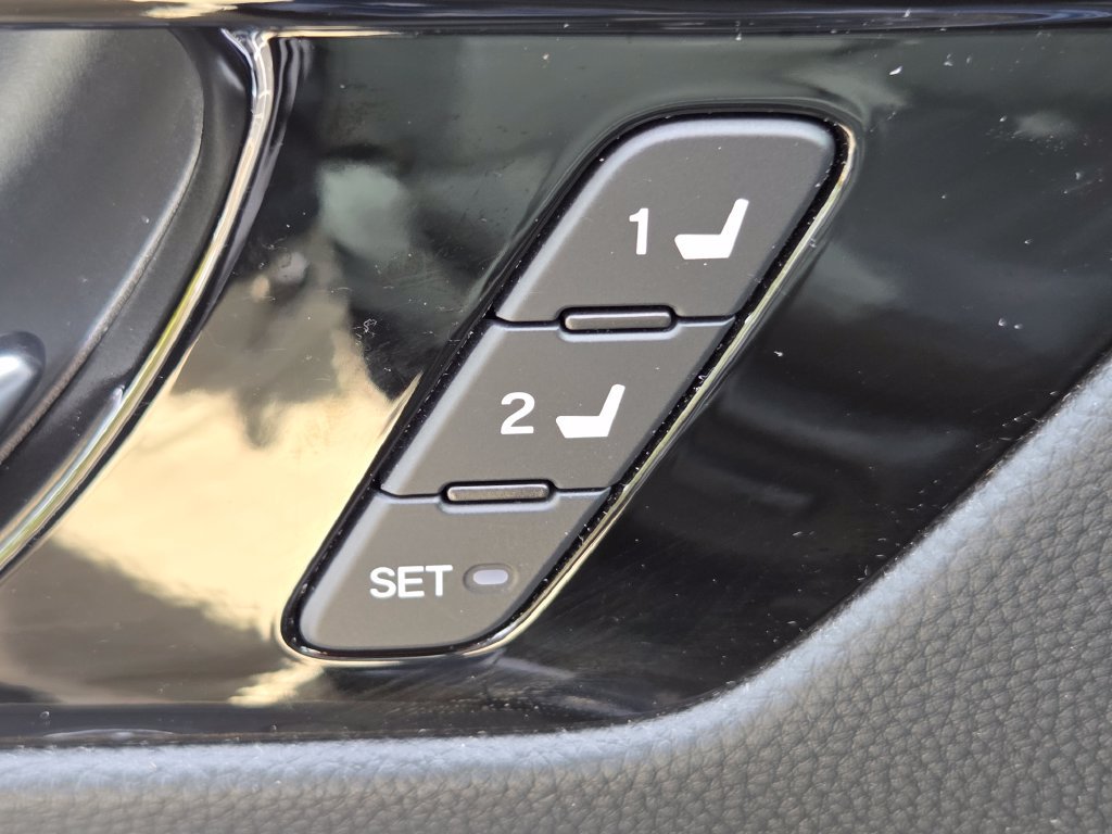 Used 2024 Honda CR-V EX-L image 11