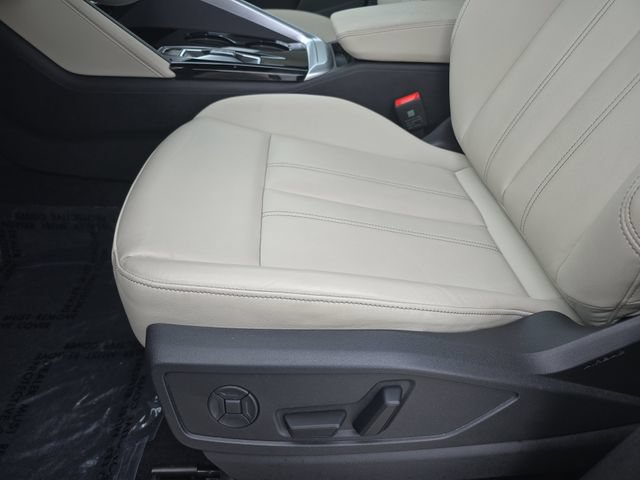 Used 2025 Audi Q5 Premium w/ Convenience Package AWD/4WD image 32