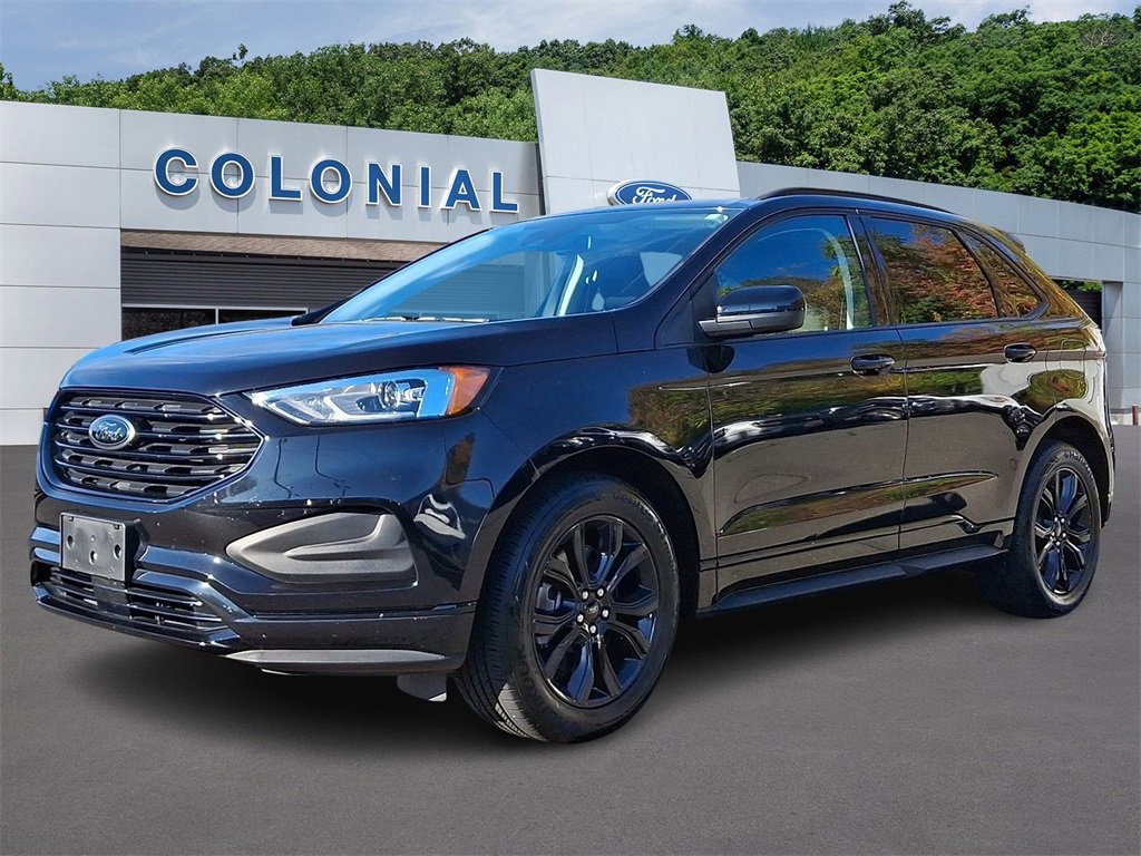 Certified 2022 Ford Edge SE w/ Black Appearance Package image 3