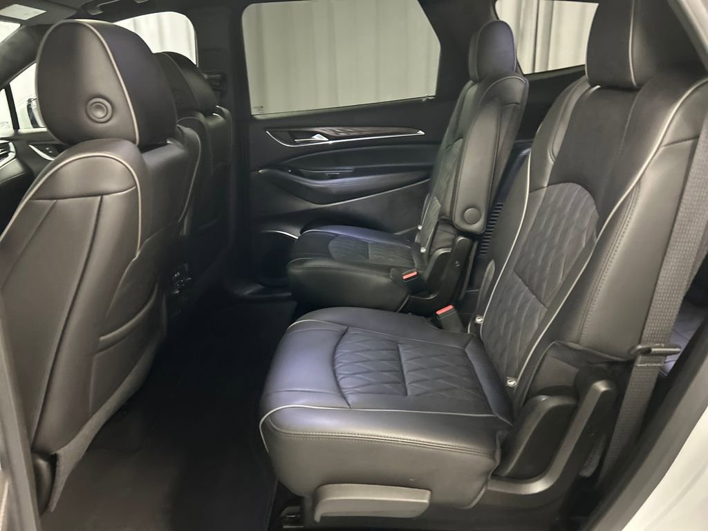 Used 2024 Buick Enclave Avenir w/ Avenir Technology Package image 24