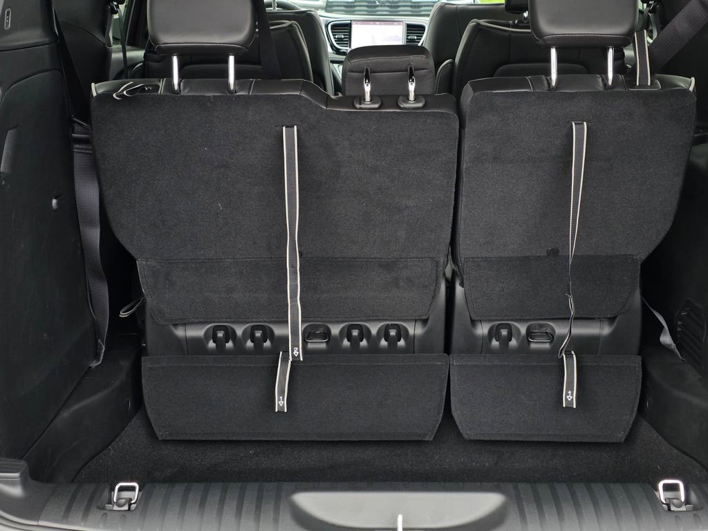 New 2026 Chrysler Pacifica Limited image 33