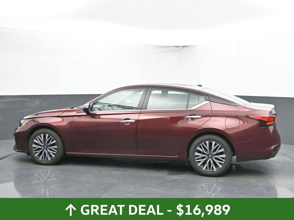 Used 2023 Nissan Altima 2.5 SV image 9