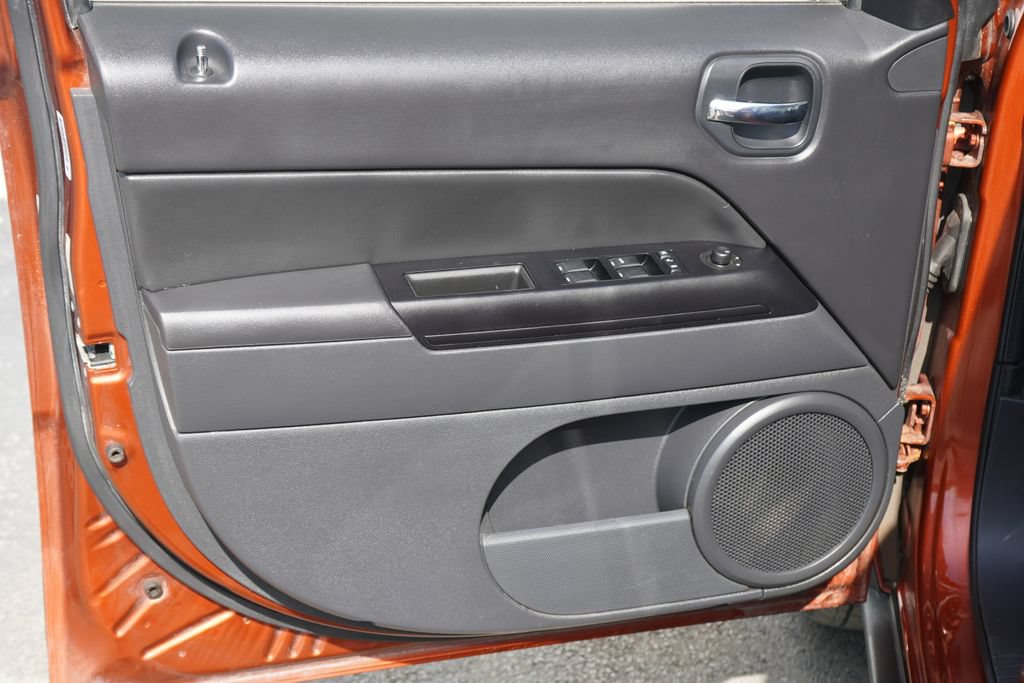 Used 2012 Jeep Patriot Latitude FWD image 10