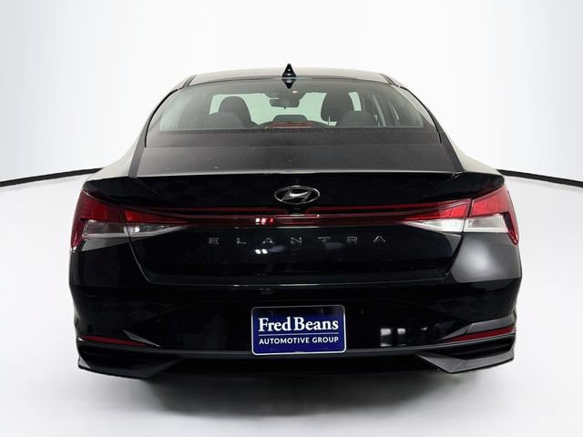 Used 2023 Hyundai Elantra SEL w/ Convenience Package FWD image 8