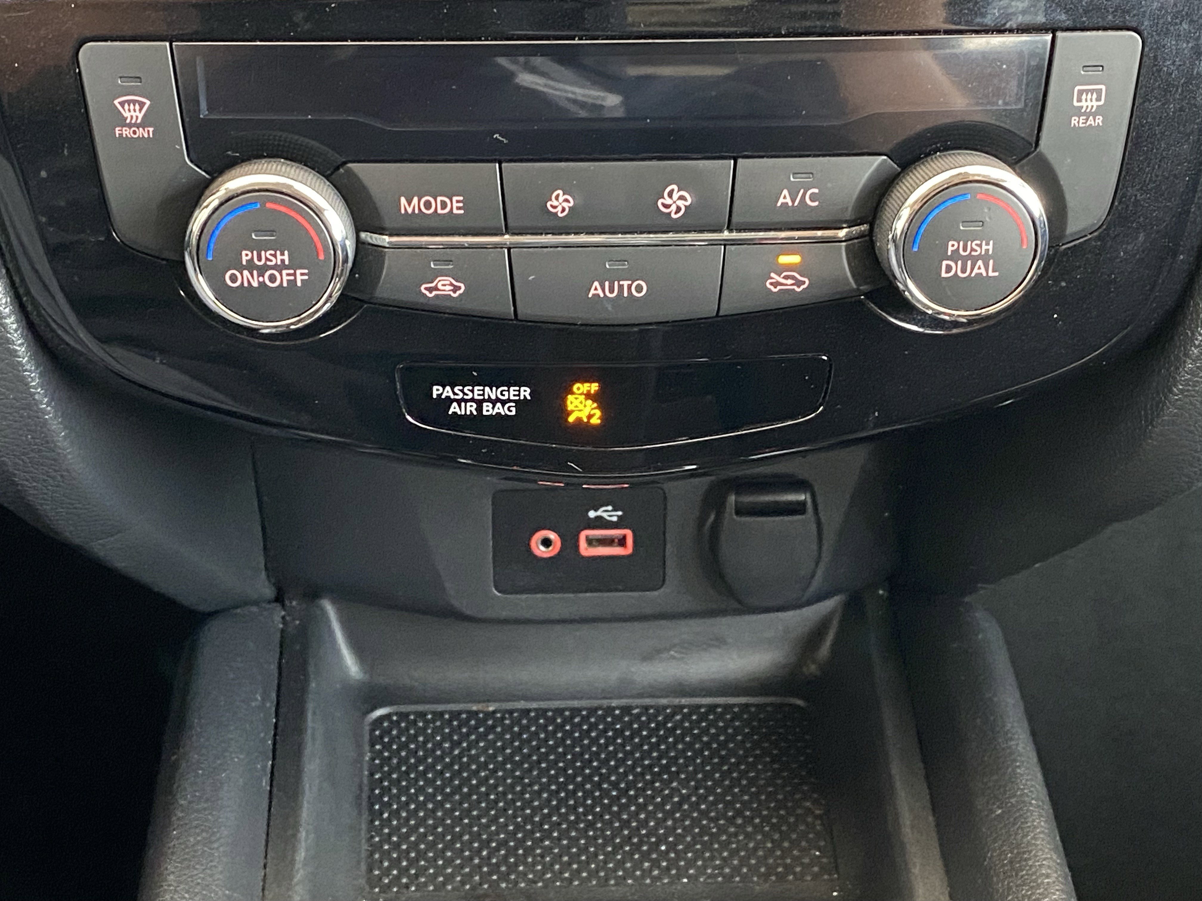 Used 2020 Nissan Rogue SV FWD image 26